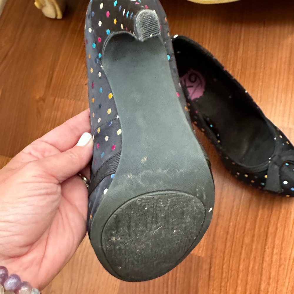 Gorgeous polka dot pumps - Picture 3 of 8